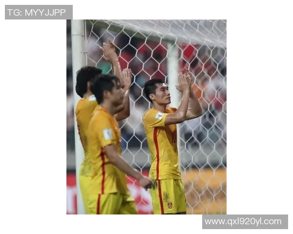 足球小正太意外被绑架展开惊心动魄的救援行动引发全城关注与热议